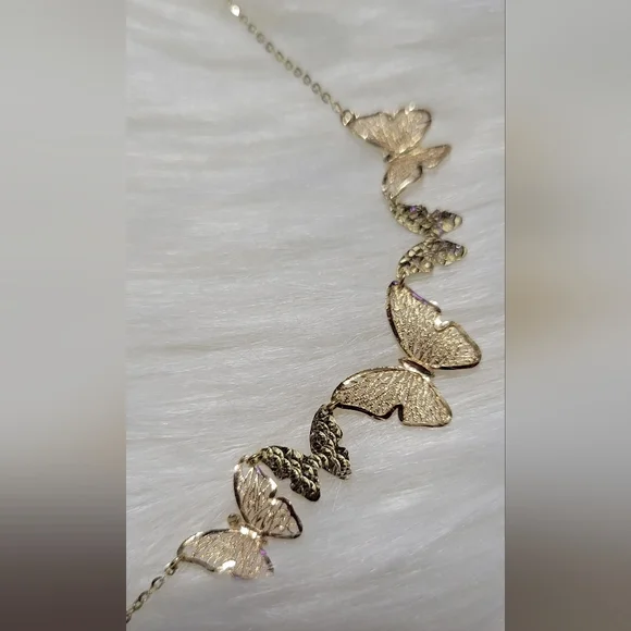 Japan Gold 18K Butterfly Necklace - Picture 9 of 10
